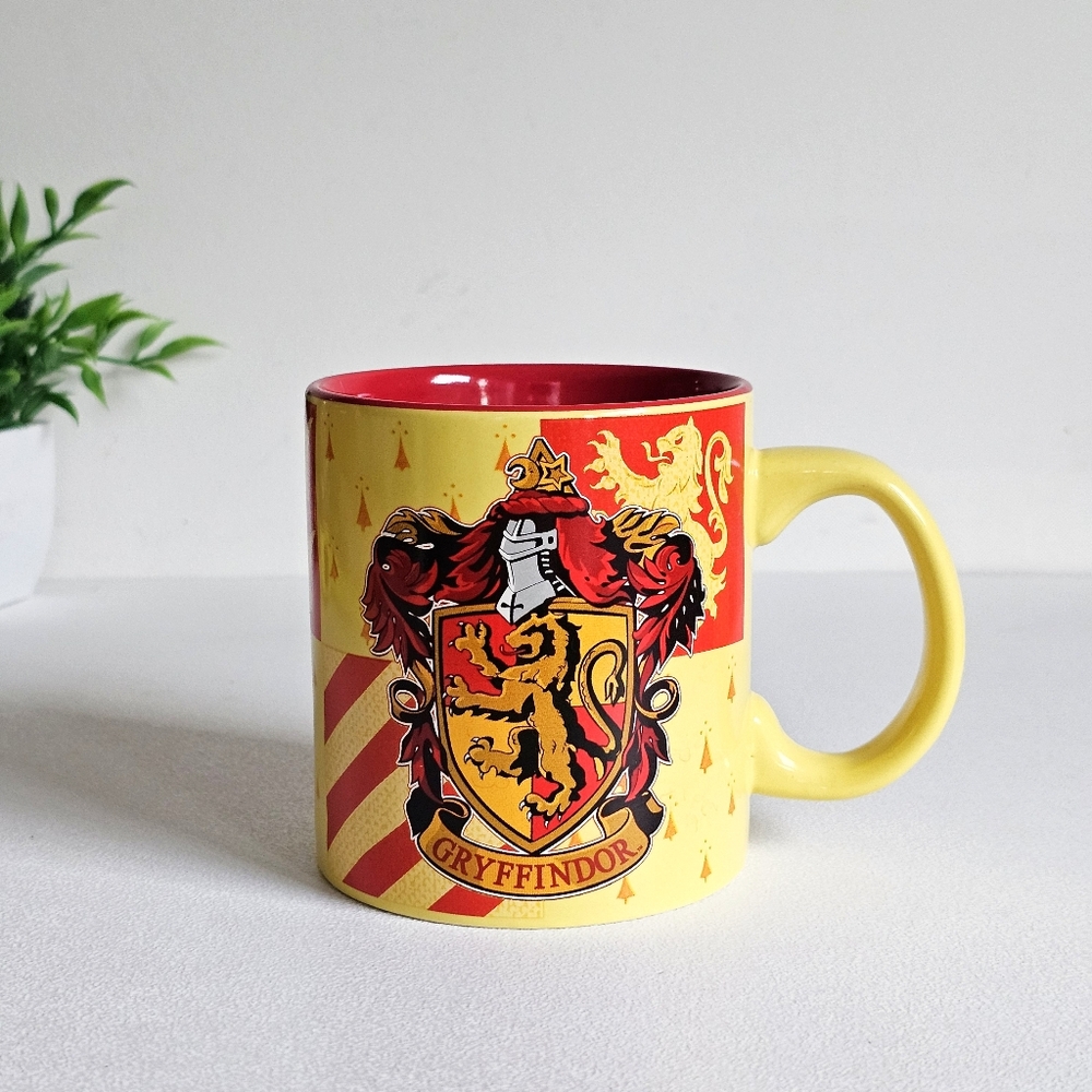 Harry Potter Gryffindor Crest Ceramic Coffee Mug Cup Colorful Collectible 20oz